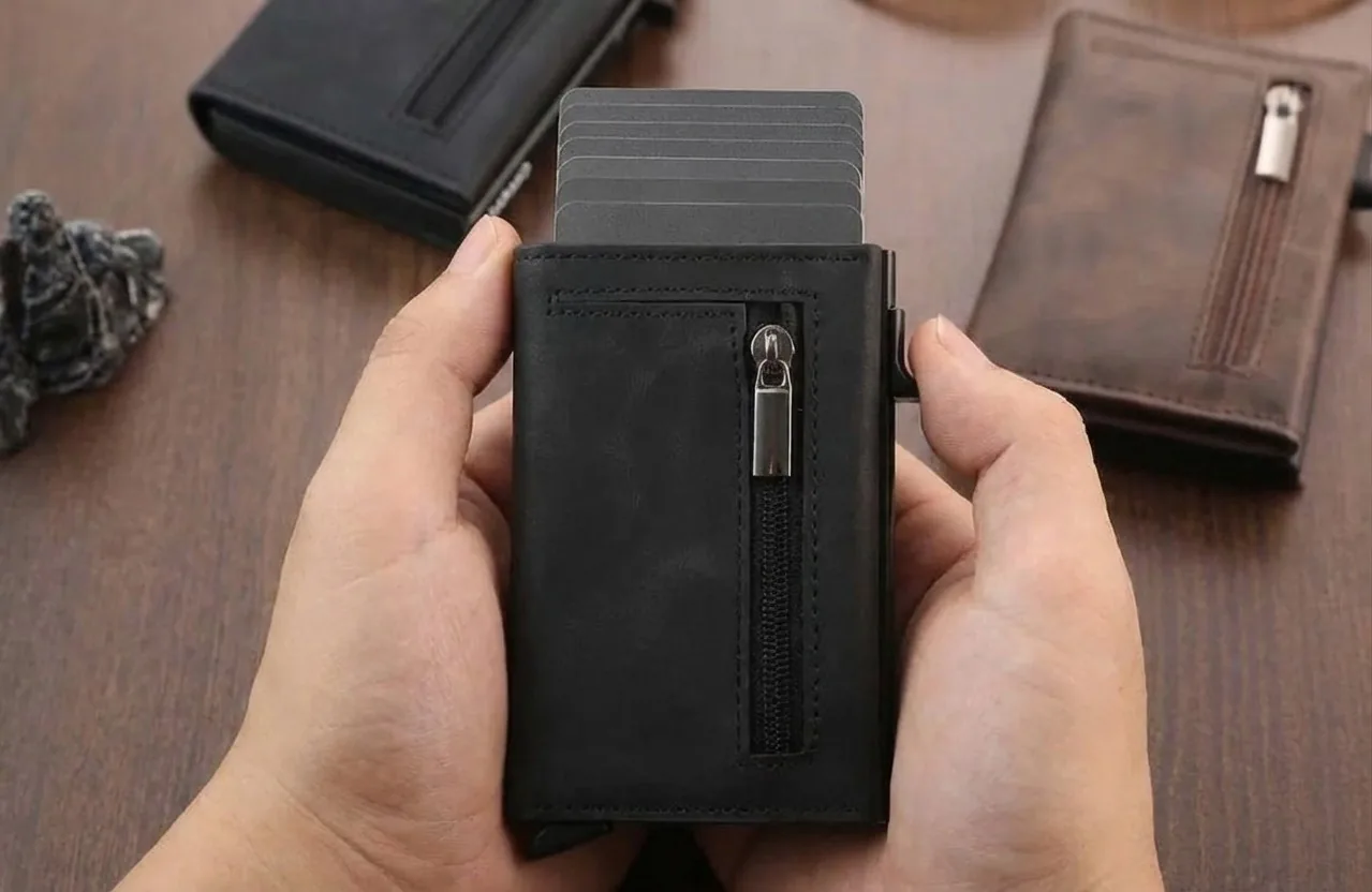 Slim wallet in the test